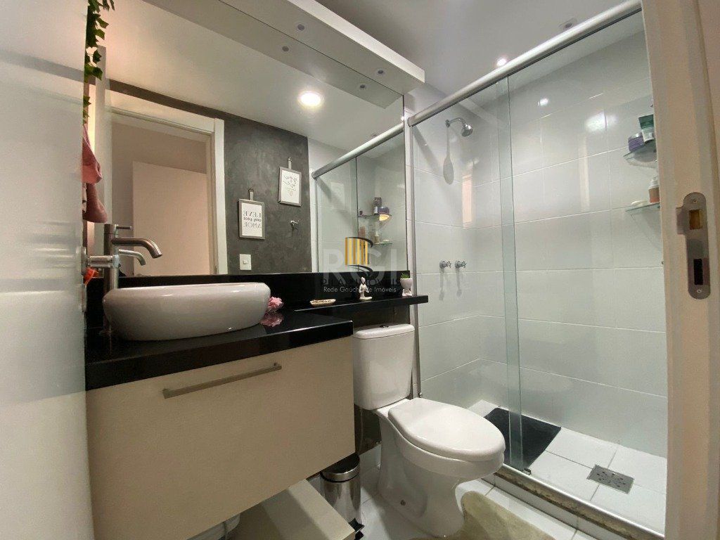 Apartamento para Venda - 65m², 2 dormitórios, sendo 1 suites, 1 vaga - Humaitá