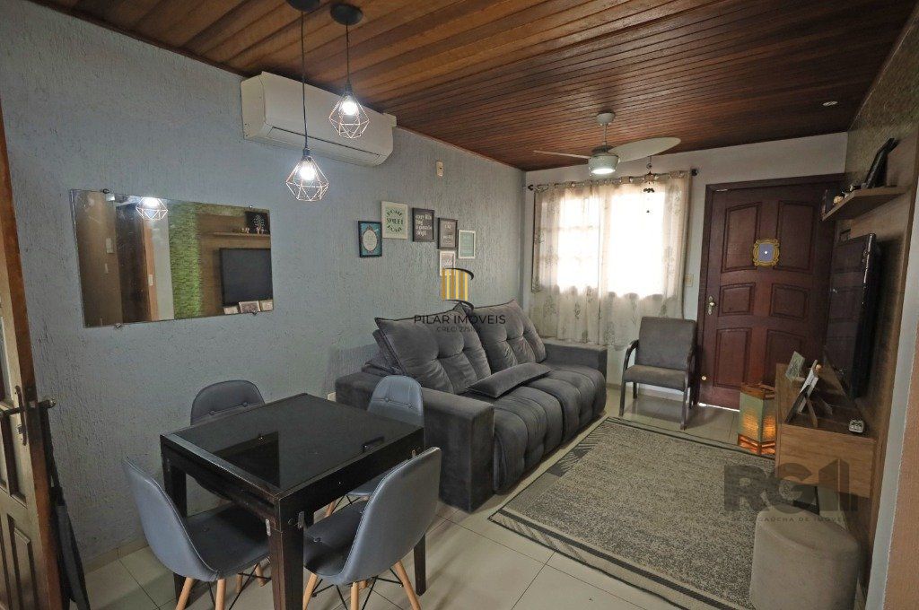 Excelente casa de 65m², toda reformada,  com 2 dormitórios