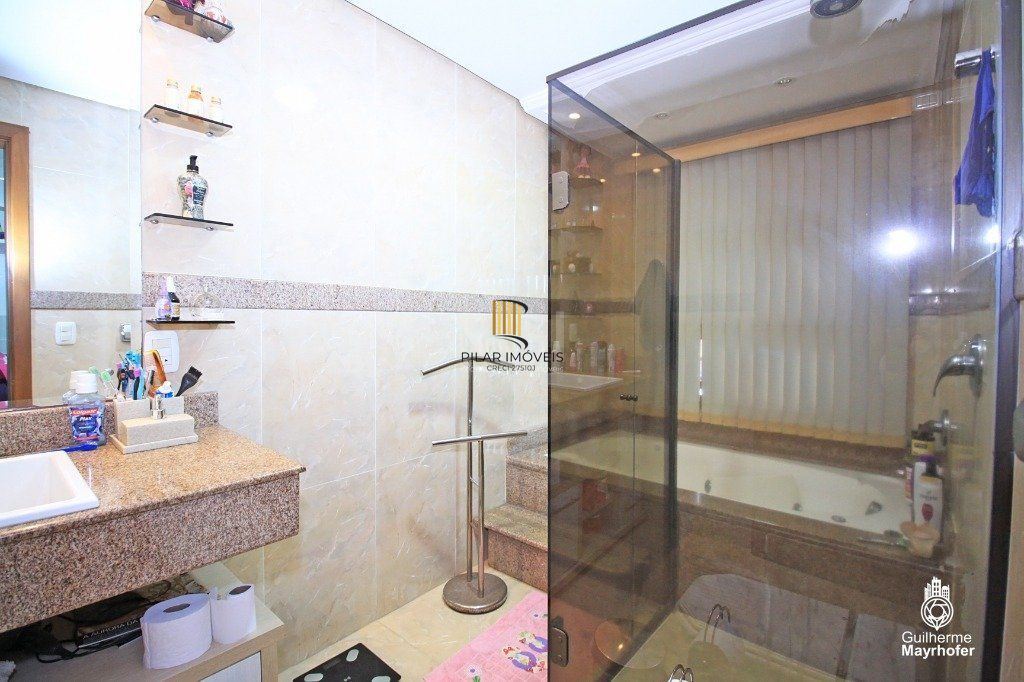 Casa Condominio para Venda - 320m², 3 dormitórios, sendo 2 suites, 3 vagas