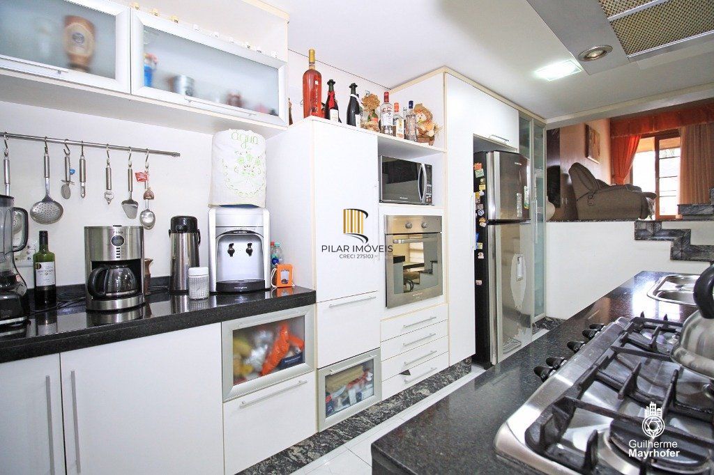 Casa Condominio para Venda - 320m², 3 dormitórios, sendo 2 suites, 3 vagas