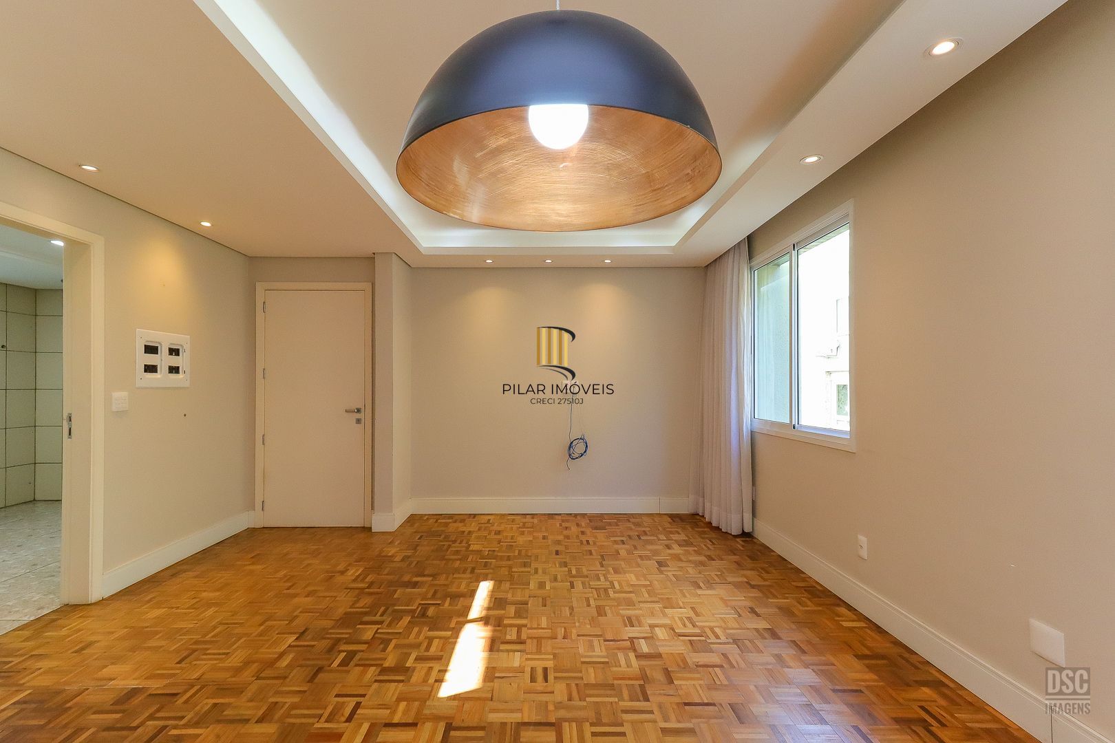 Amplo apartamento, 3 quartos (1 suíte) lavabo, escritório e 1 vaga - Petrópolis