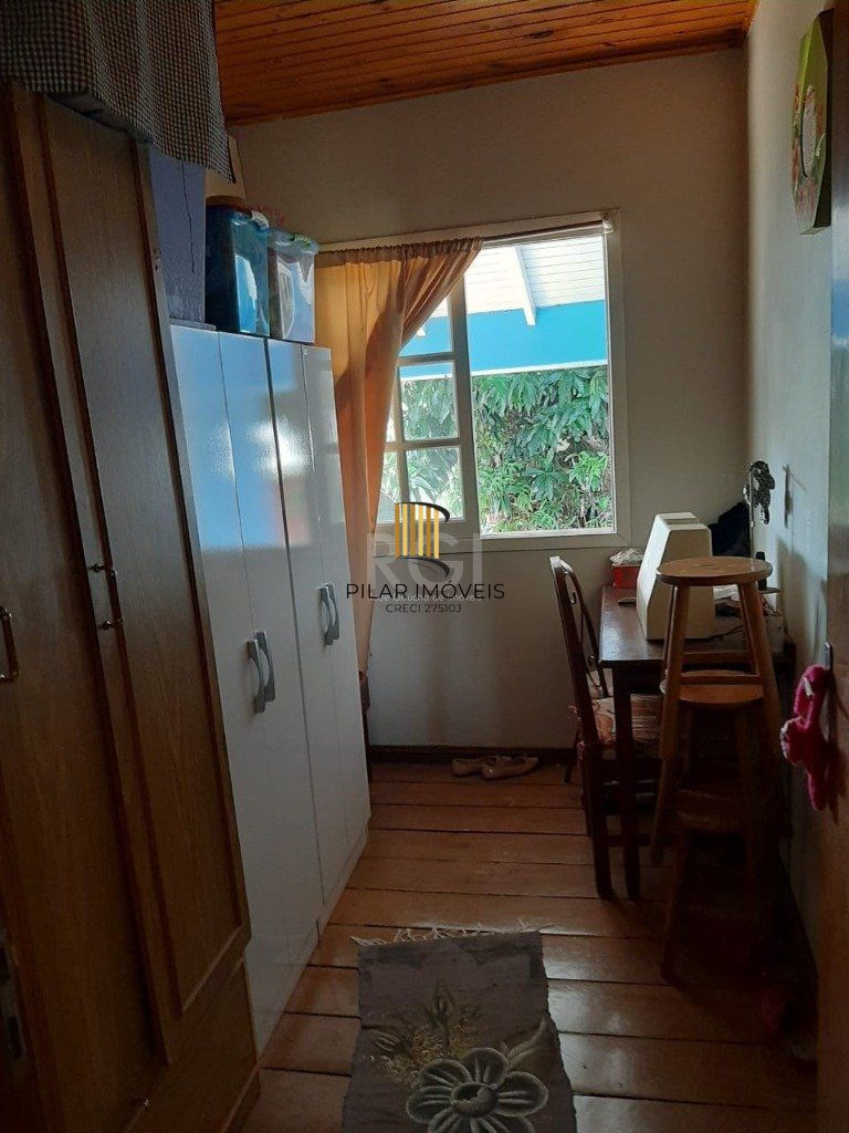 Casa  270m², 3 dormitórios, sendo 1 suites, 5 vagas - Recanto Corcunda