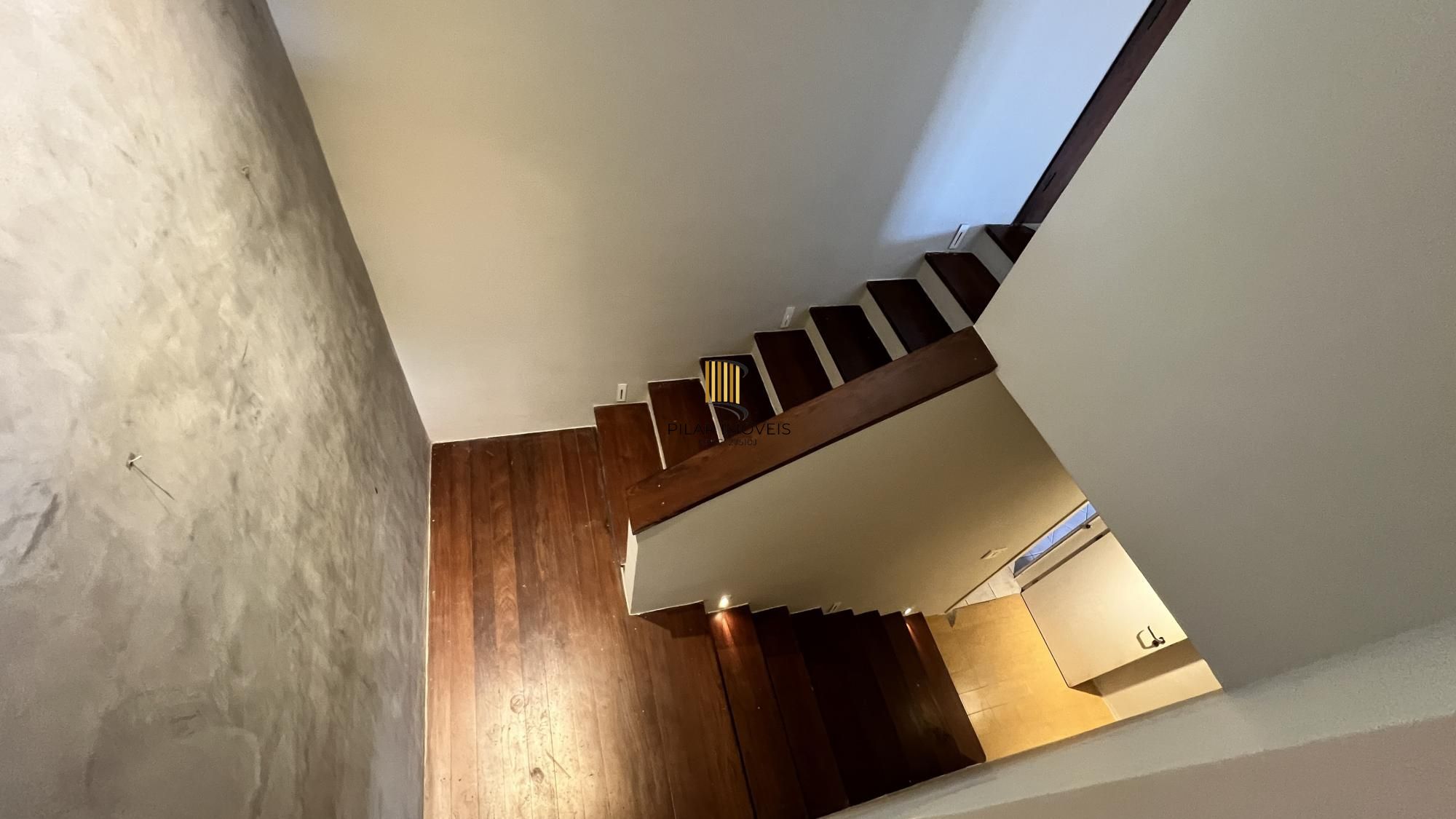 Belíssima casa no Bairro Tristeza com 645m²