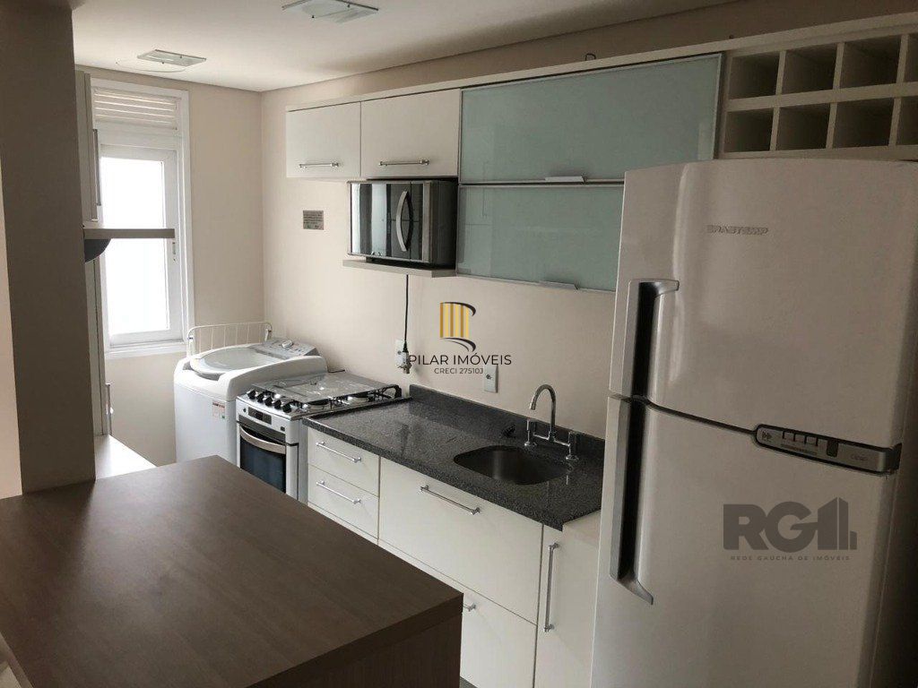Lindo apartamento MOBILIADO E EQUIPADO com pátio.