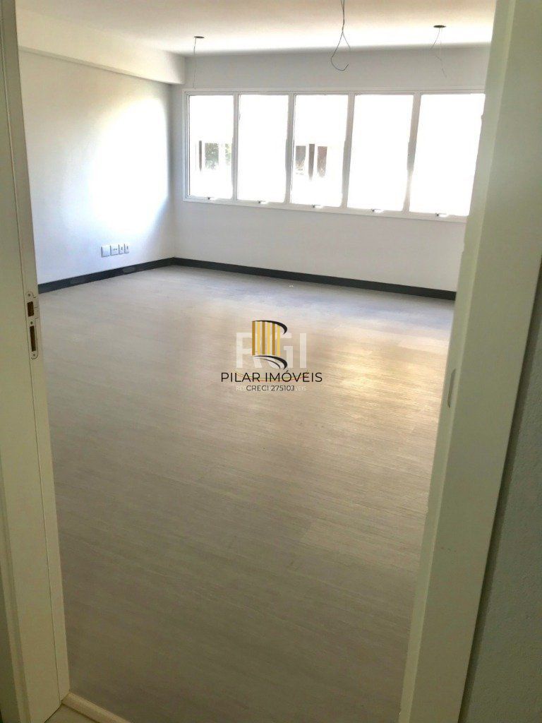 Conjunto/Sala para Venda - 123m², 0 dormitórios, 3 vagas - São João