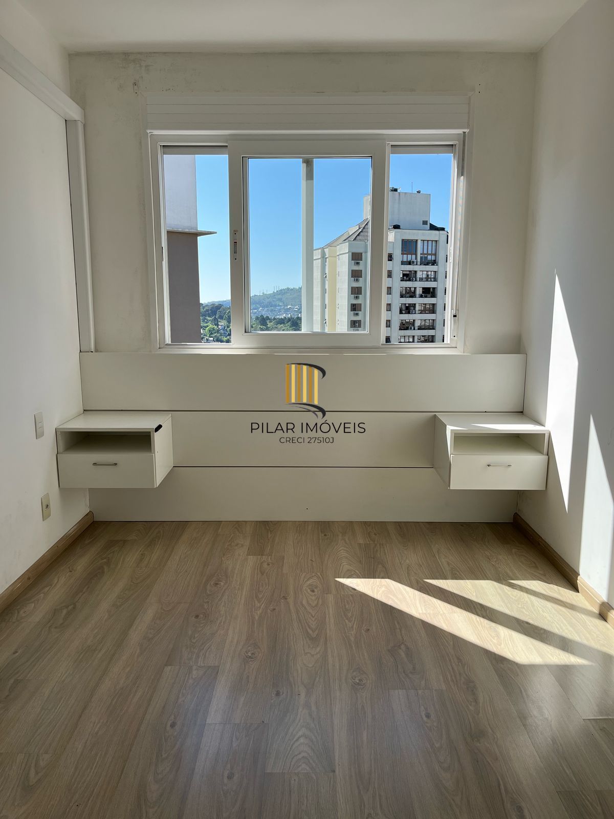 Junto ao Shopping Iguatemi. 3 quartos ( 1 suíte) sacada, churrasqueira e 1 vaga