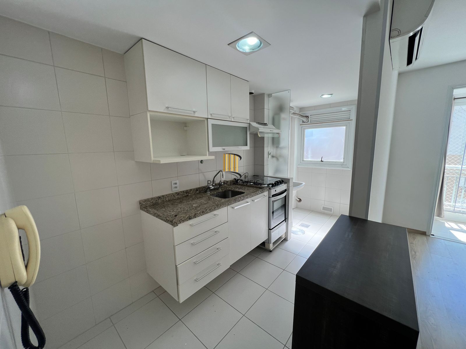 Apartamento 2 Dormitórios semi mobiliado