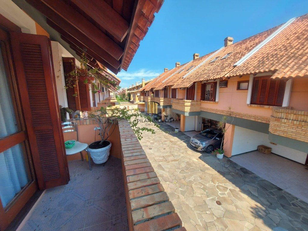Casa Condominio para Venda - 234m², 3 dormitórios, sendo 1 suites, 2 vagas