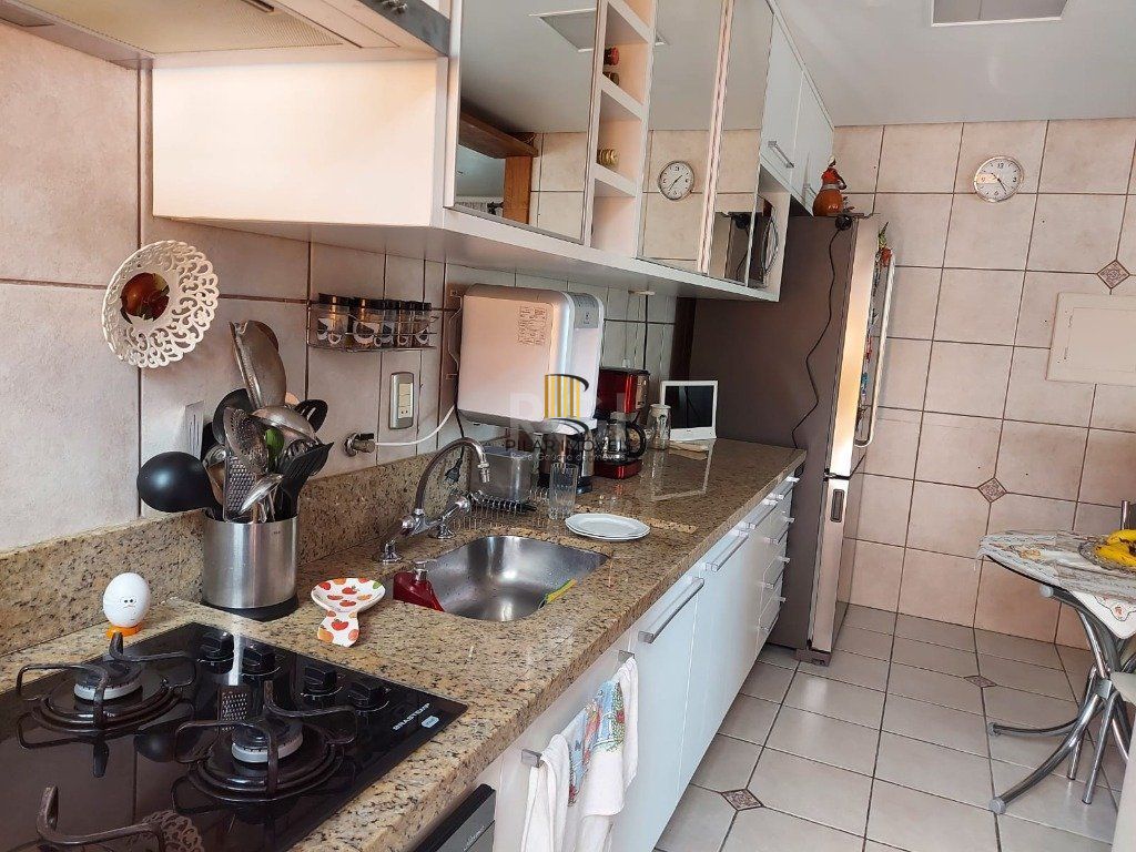 Casa Condominio para Venda - 234m², 3 dormitórios, sendo 1 suites, 2 vagas