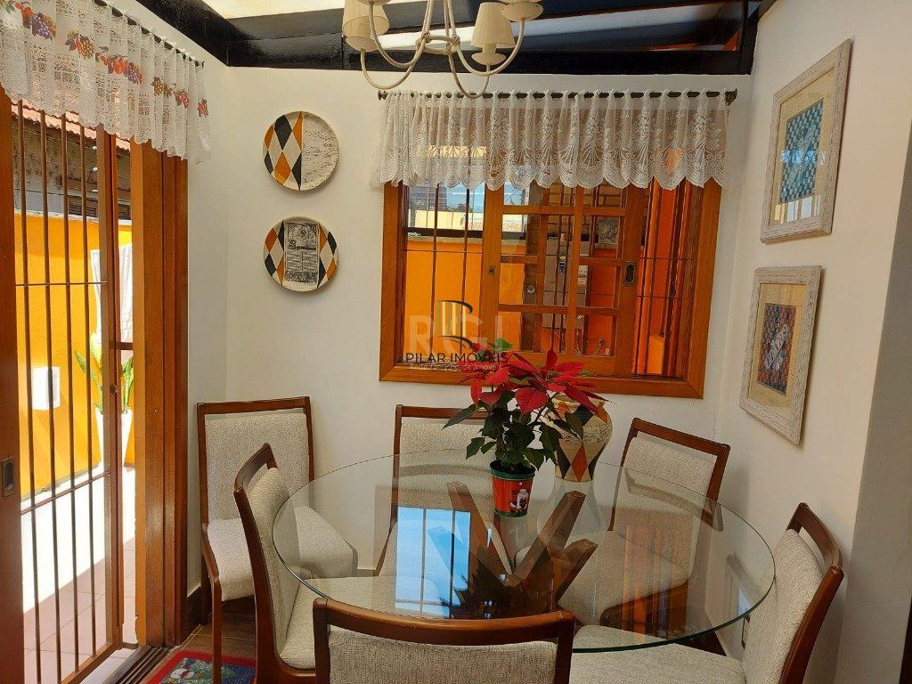 Casa Condominio para Venda - 234m², 3 dormitórios, sendo 1 suites, 2 vagas