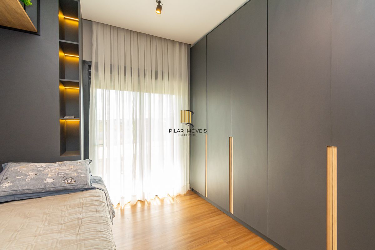 Casa de alto padrão no condomínio Vale dos Lírios