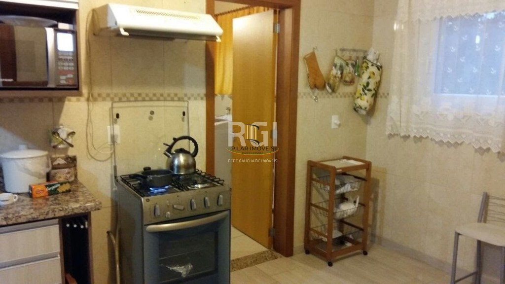 Sobrado para Venda - 245m², 4 dormitórios, sendo 1 suites, 3 vagas - Jardim Itu