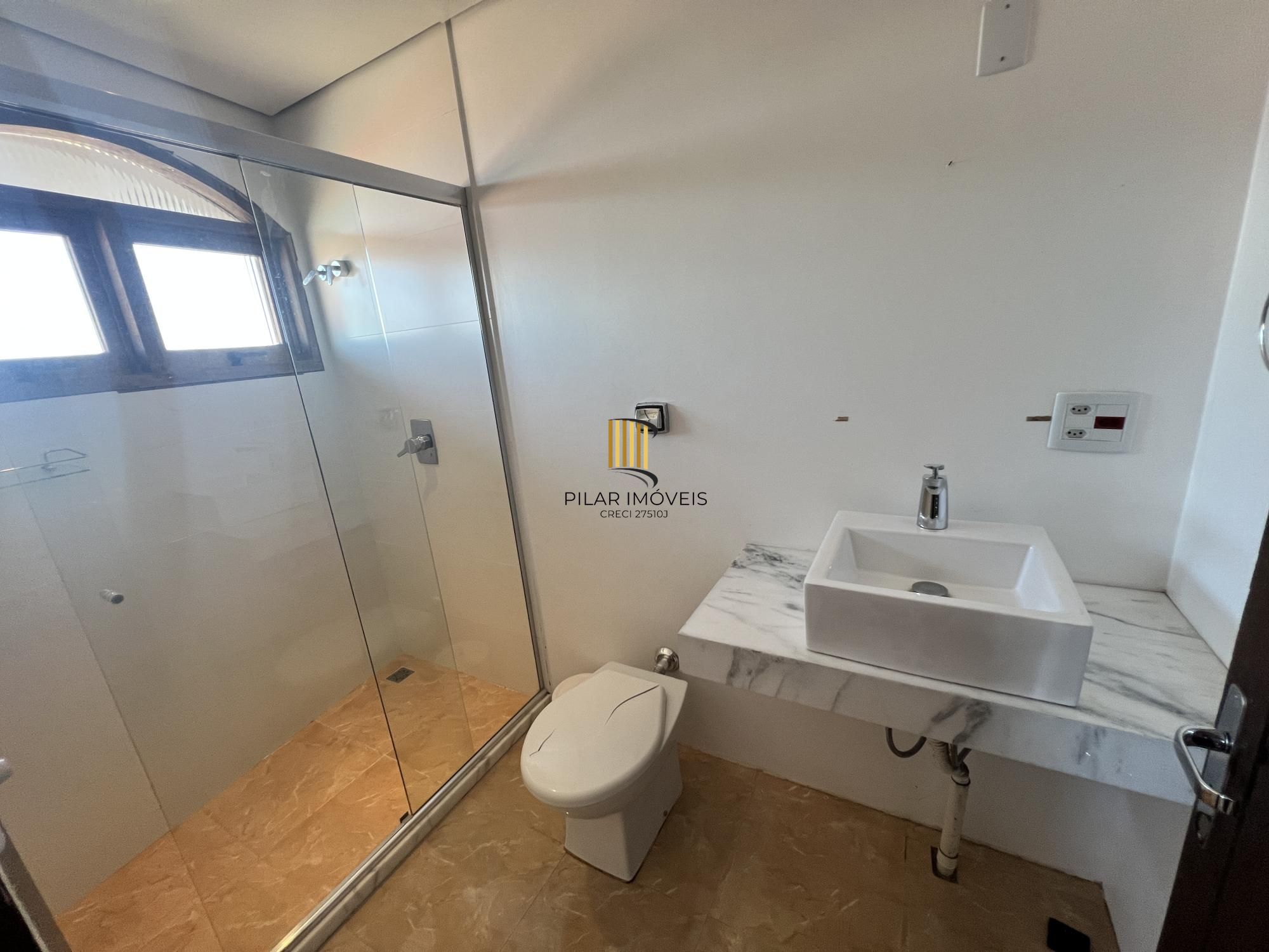 Belíssima casa no Bairro Tristeza com 645m²