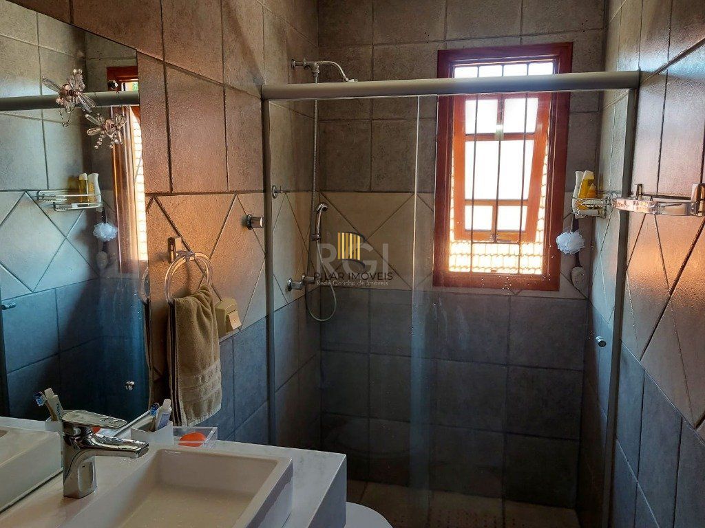 Casa Condominio para Venda - 234m², 3 dormitórios, sendo 1 suites, 2 vagas