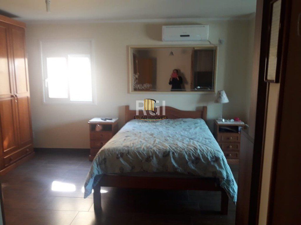 Sobrado para Venda - 245m², 4 dormitórios, sendo 1 suites, 3 vagas - Jardim Itu