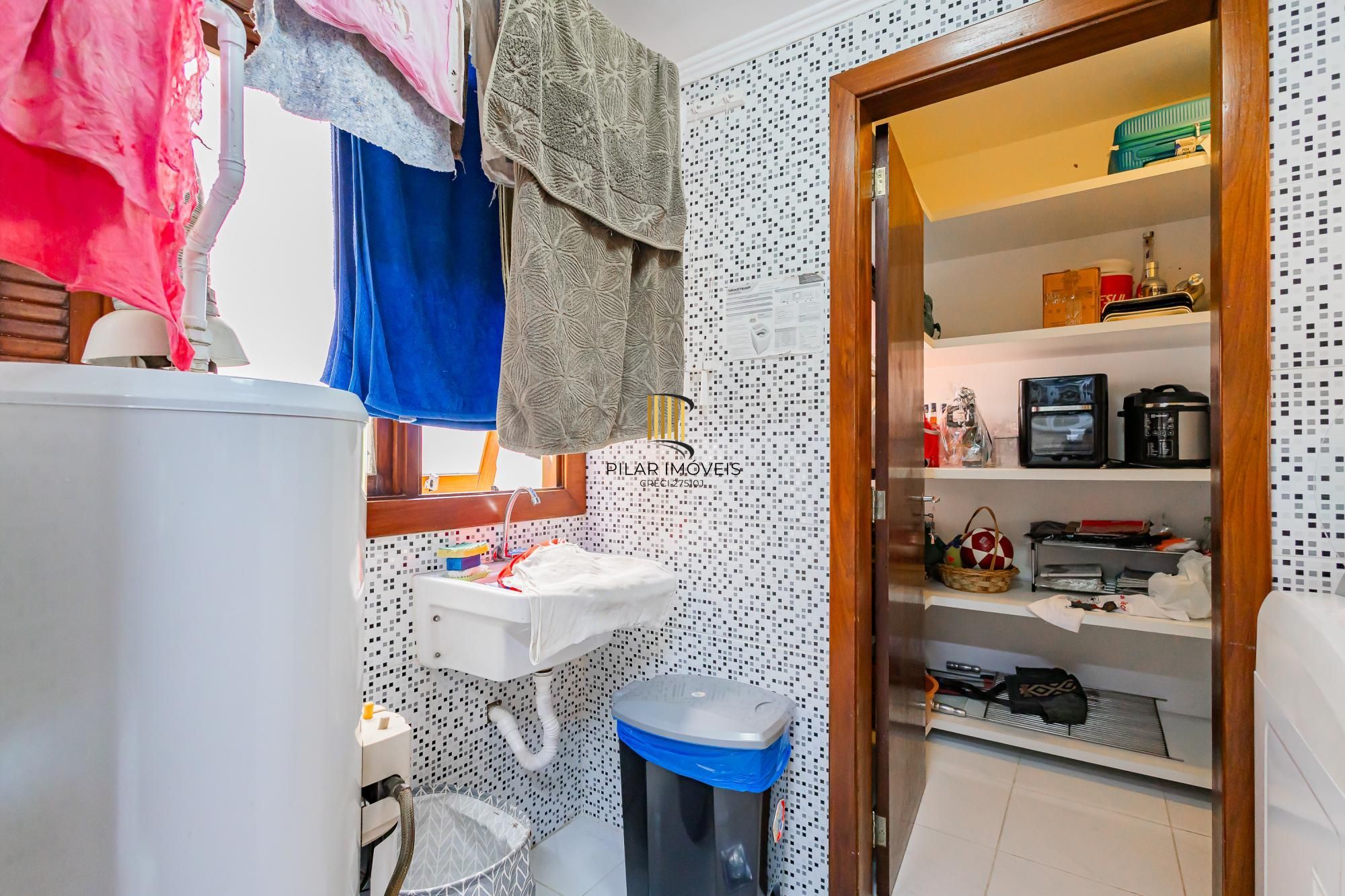 Apartamento com 92 m² no Menino Deus.