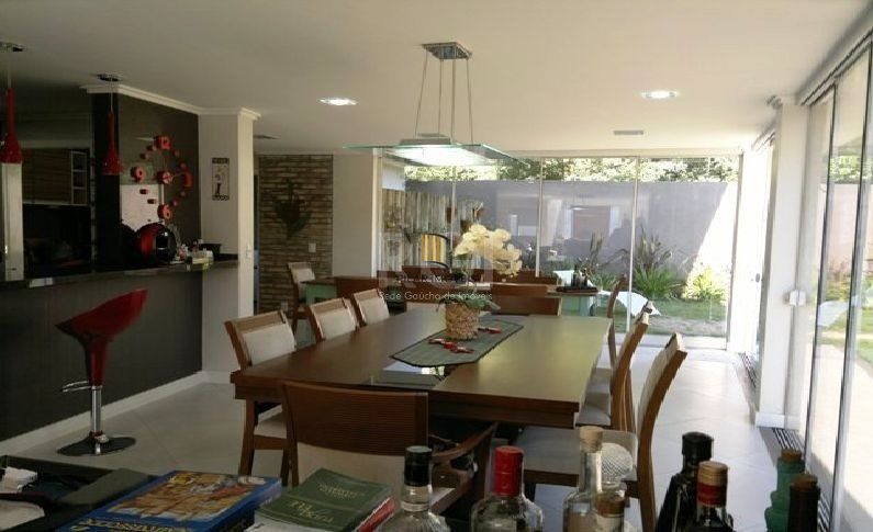 Casa Condominio para Venda - 380m², 3 dormitórios, sendo 3 suítes e 3 vagas
