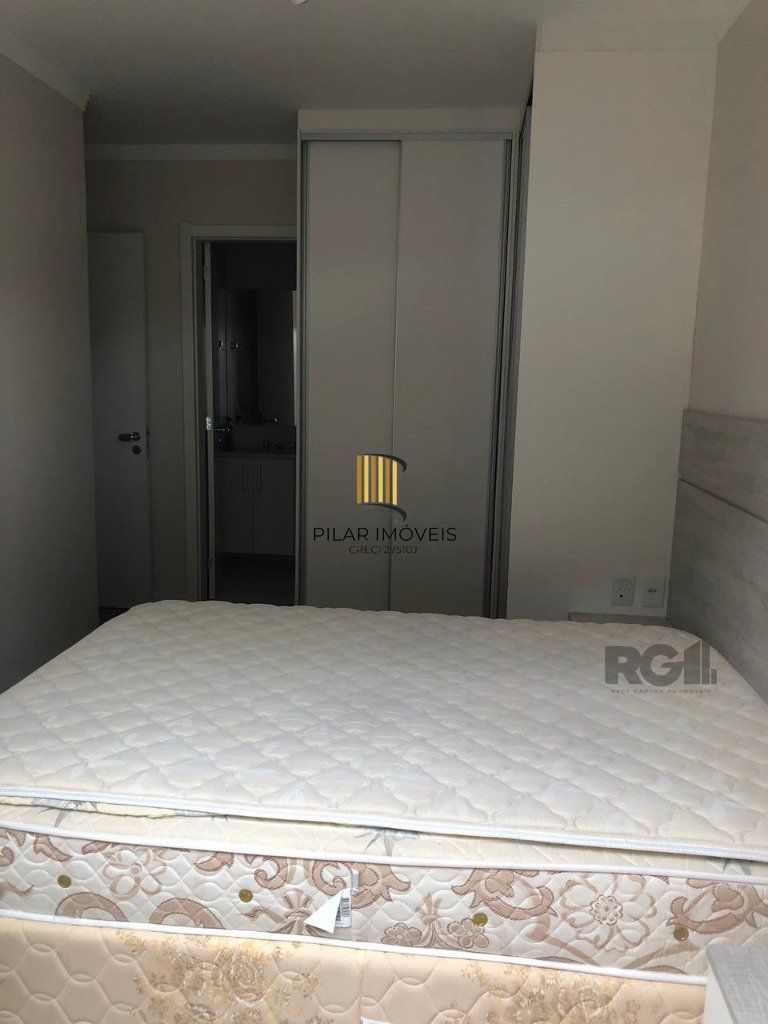 Lindo apartamento MOBILIADO E EQUIPADO com pátio.
