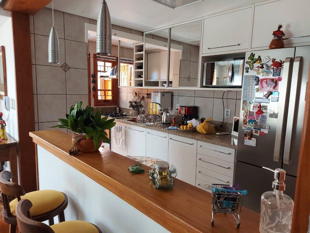 Casa Condominio para Venda - 234m², 3 dormitórios, sendo 1 suites, 2 vagas