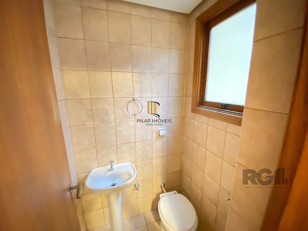 Amplo apartamento de 2 dormitórios no Petrópolis