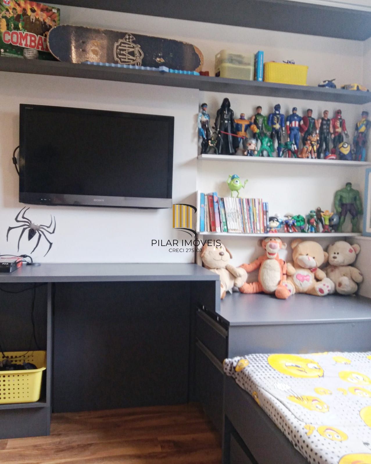 Lindo apartamento semi mobiliado, 3 quartos (1 suíte), churrasqueira e vaga.