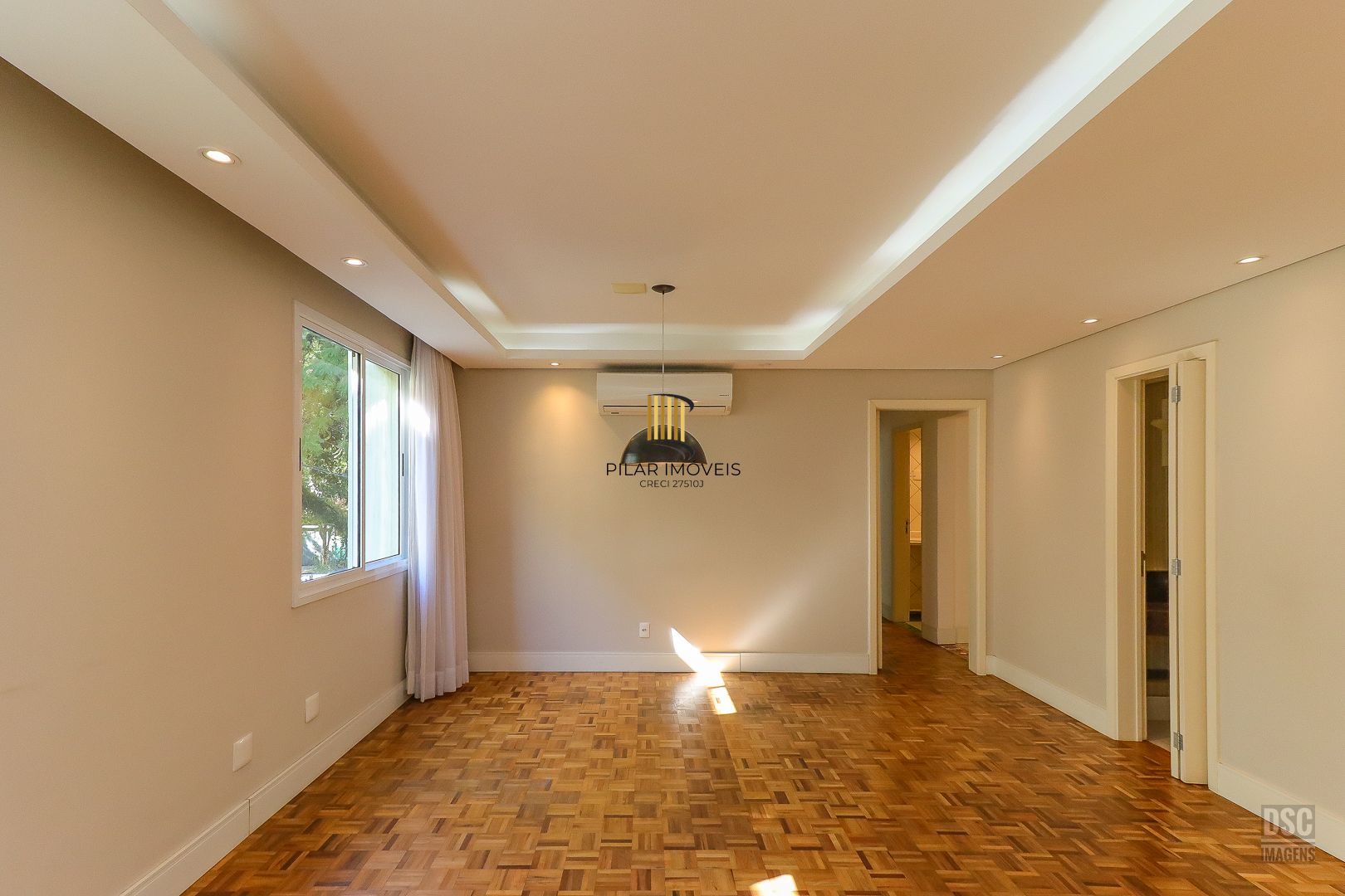 Amplo apartamento, 3 quartos (1 suíte) lavabo, escritório e 1 vaga - Petrópolis