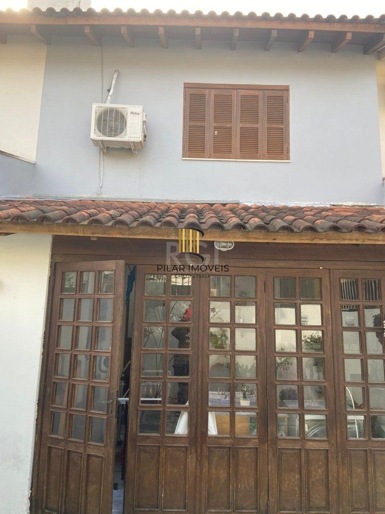 Casa para Venda - 110m², 2 dormitórios, 1 vaga - Hípica