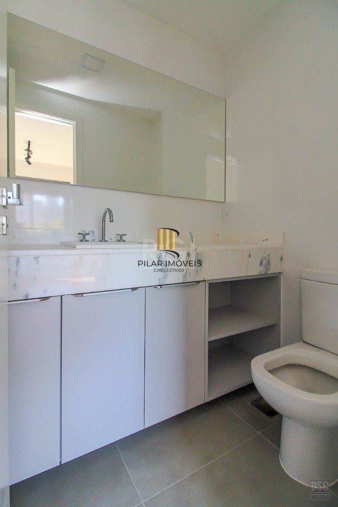 Semi mobiliado, 2 quartos (1 suíte) e 1 vaga. Infra completa e ótima localização
