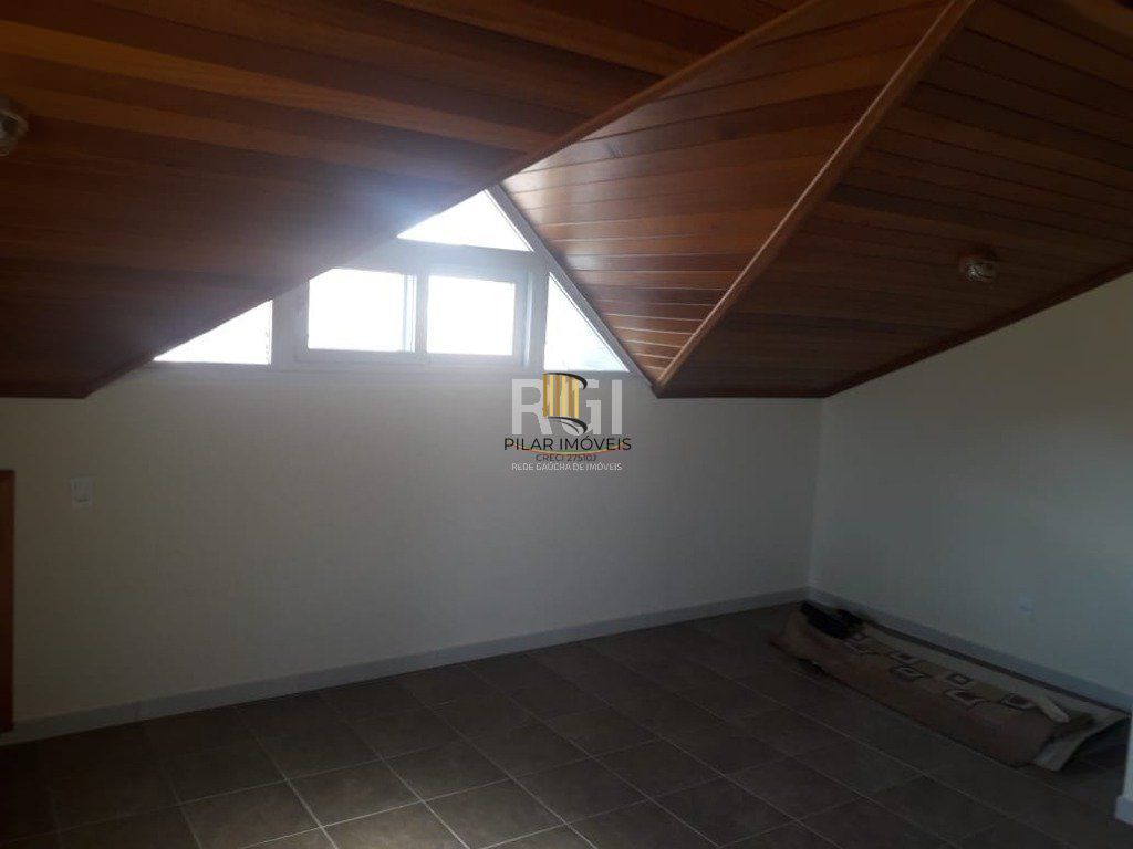 Sobrado para Venda - 245m², 4 dormitórios, sendo 1 suites, 3 vagas - Jardim Itu