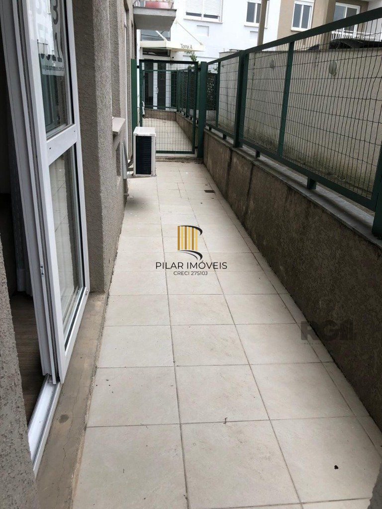 Lindo apartamento MOBILIADO E EQUIPADO com pátio.