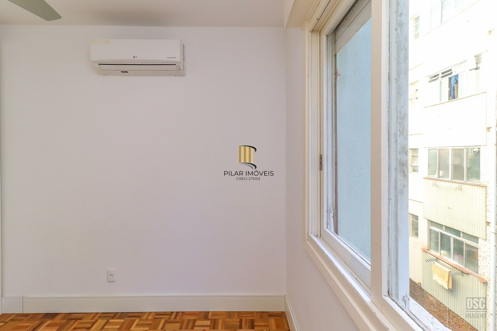 Amplo apartamento, 3 quartos (1 suíte) lavabo, escritório e 1 vaga - Petrópolis