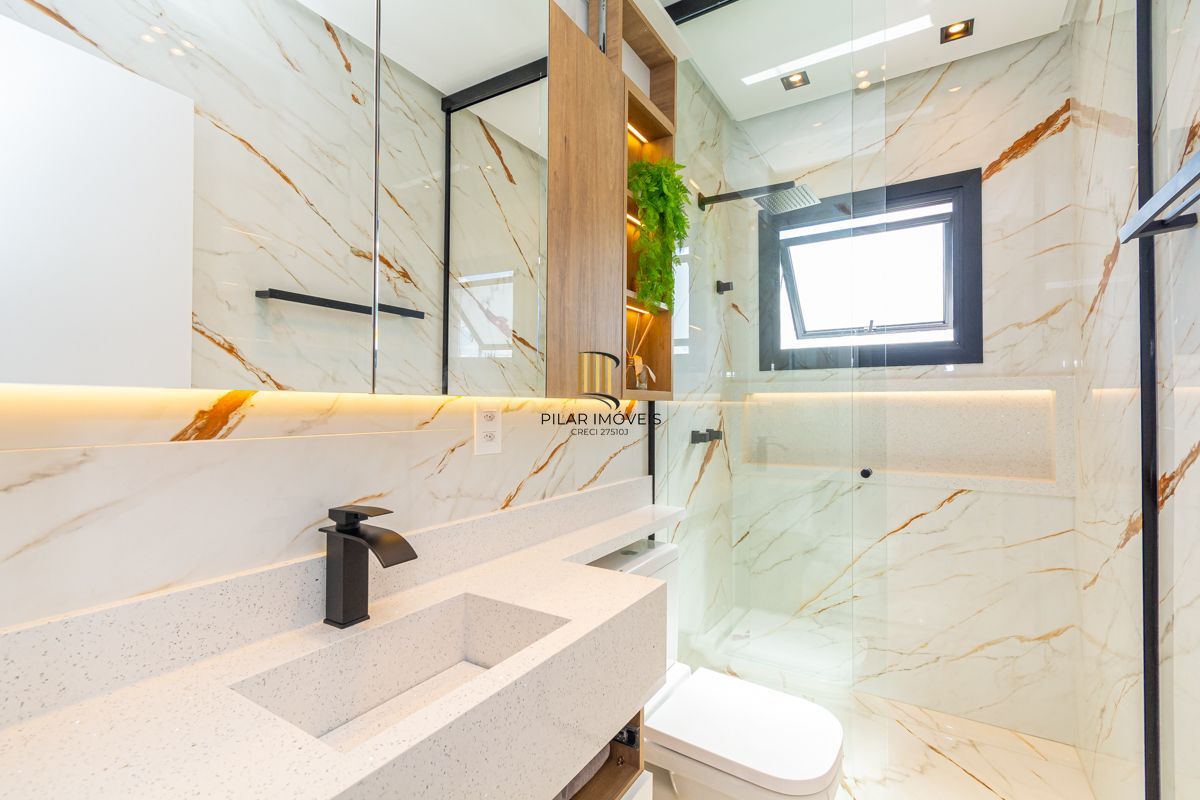 Casa de alto padrão no condomínio Vale dos Lírios