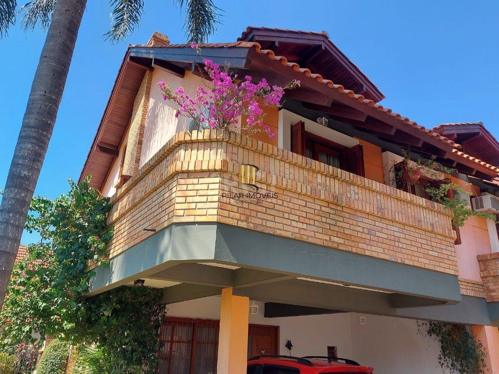 Casa Condominio para Venda - 234m², 3 dormitórios, sendo 1 suites, 2 vagas