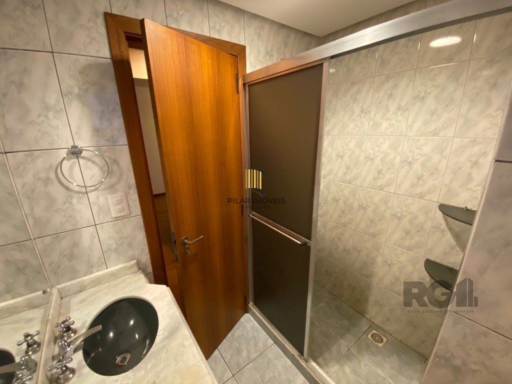 Amplo apartamento de 2 dormitórios no Petrópolis