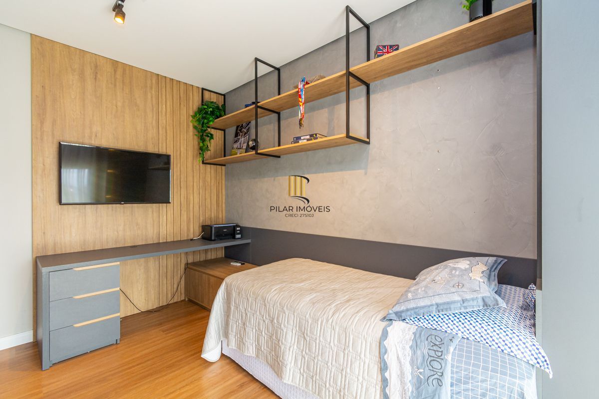 Casa de alto padrão no condomínio Vale dos Lírios