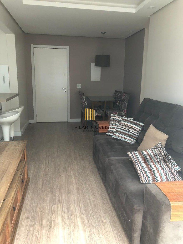 Lindo apartamento MOBILIADO E EQUIPADO com pátio.