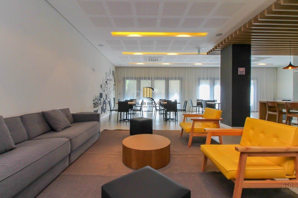 Semi mobiliado, 2 quartos (1 suíte) e 1 vaga. Infra completa e ótima localização