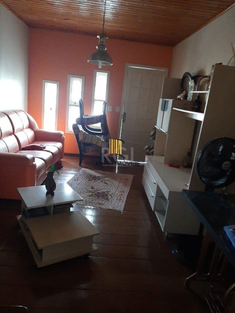 Casa  270m², 3 dormitórios, sendo 1 suites, 5 vagas - Recanto Corcunda