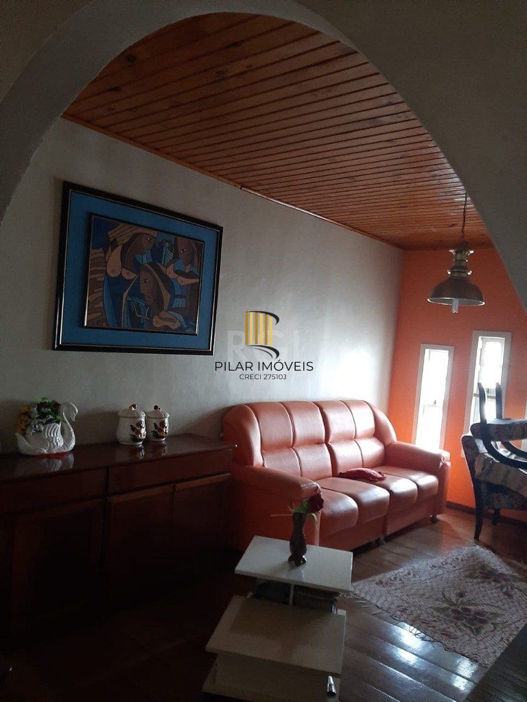 Casa  270m², 3 dormitórios, sendo 1 suites, 5 vagas - Recanto Corcunda