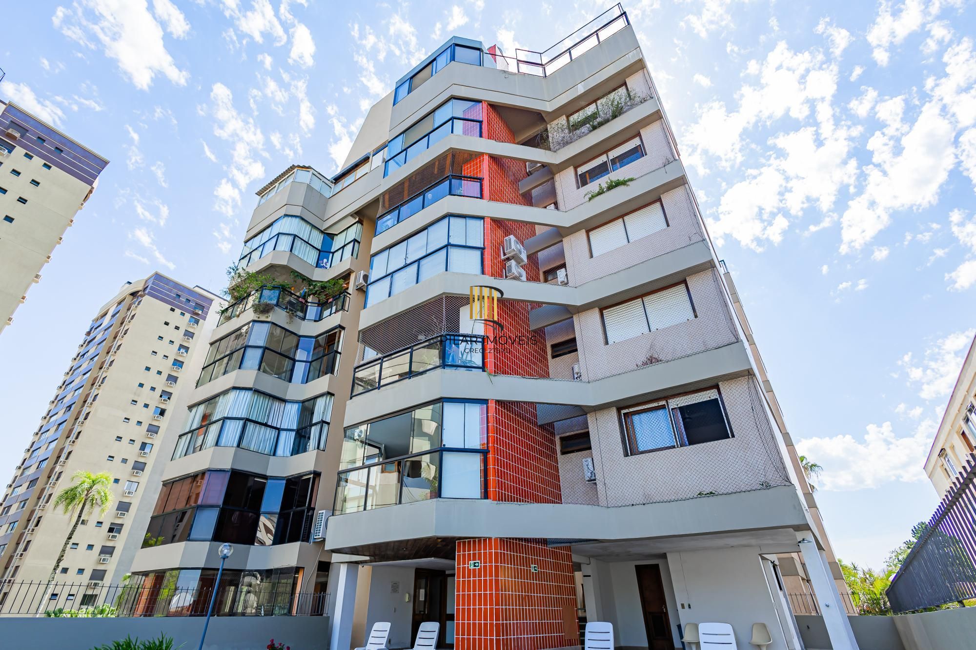 Apartamento com 92 m² no Menino Deus.