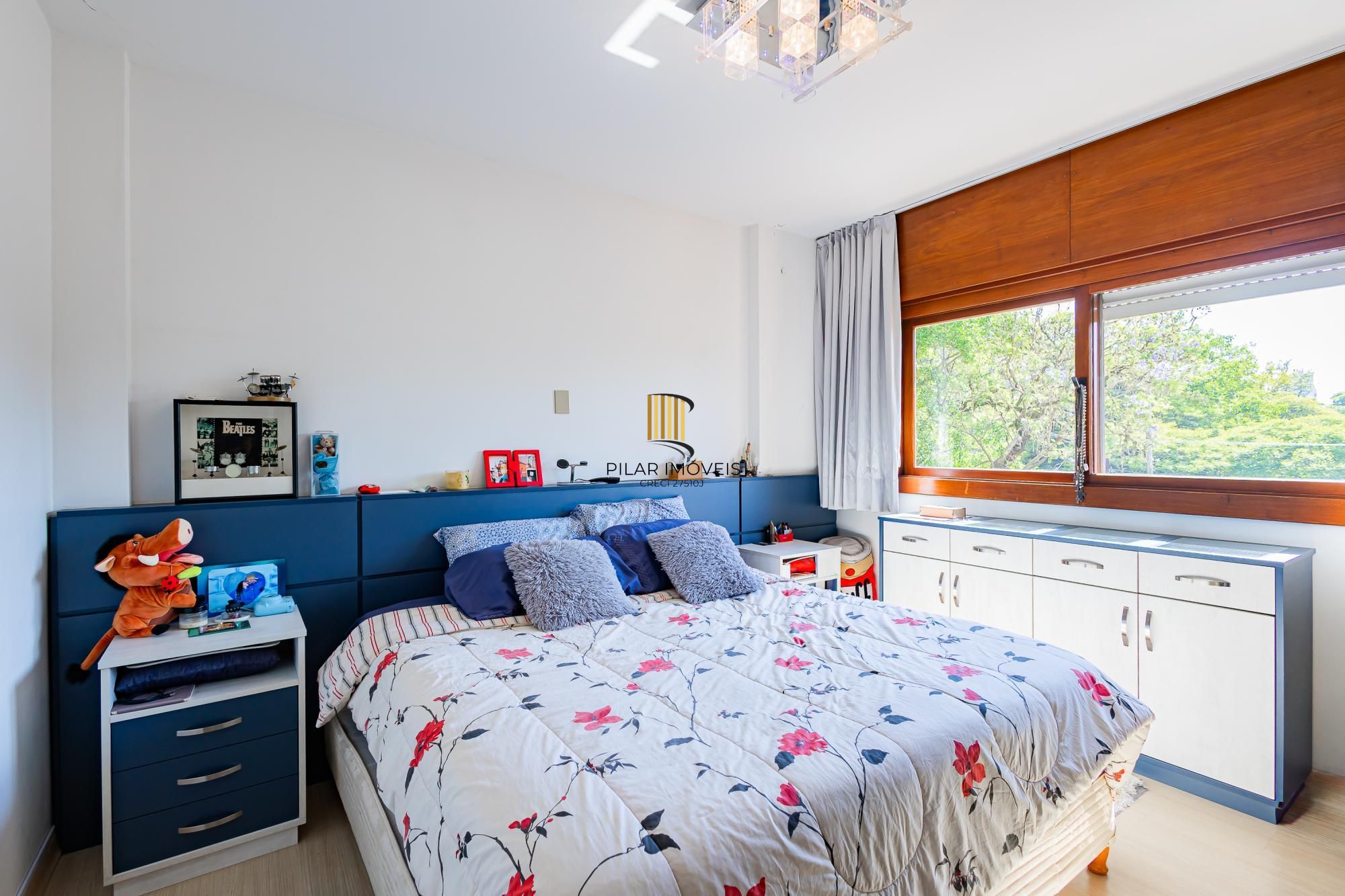 Apartamento com 92 m² no Menino Deus.