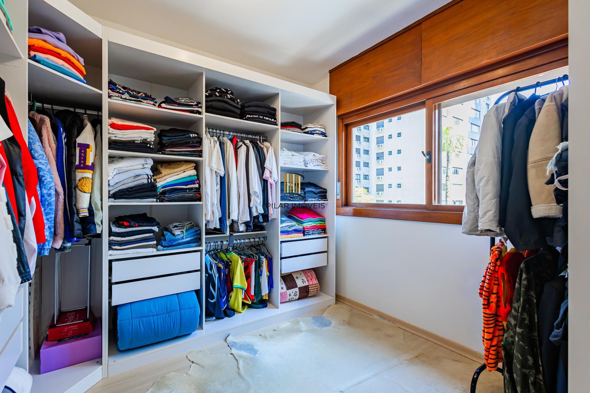 Apartamento com 92 m² no Menino Deus.