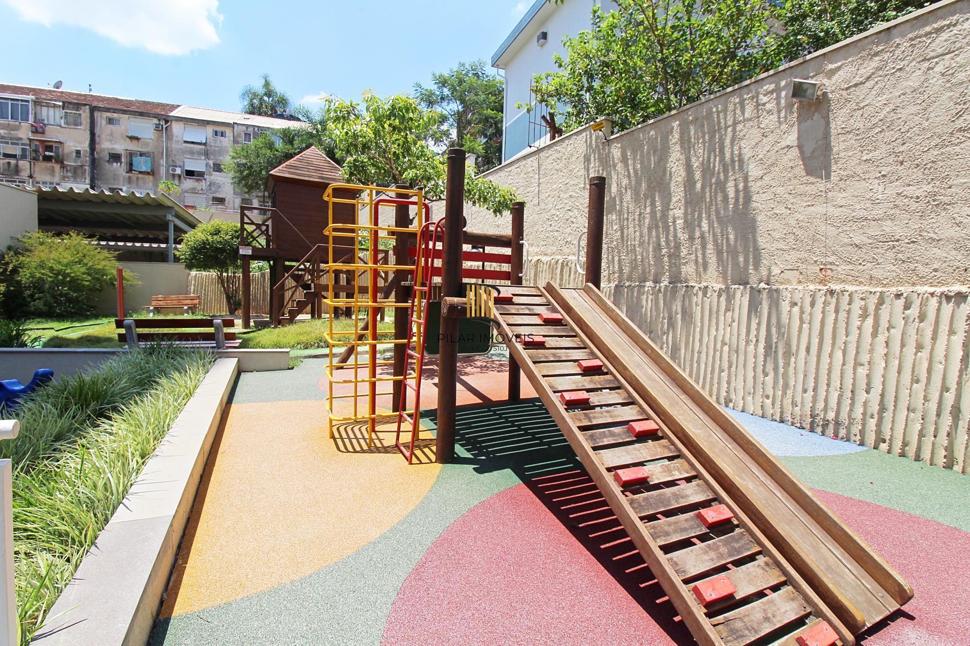 Excelente 2 quartos(suíte), churrasqueira e vaga. Infra completa: Punto Lindóia