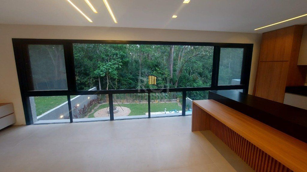 Casa Condominio para Venda - 330m², 3 dormitórios, sendo 3 suites, 2 vagas - Querência