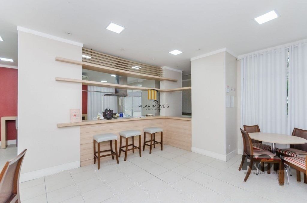 Apartamento 2 dormitórios no bairro Vila Ipiranga