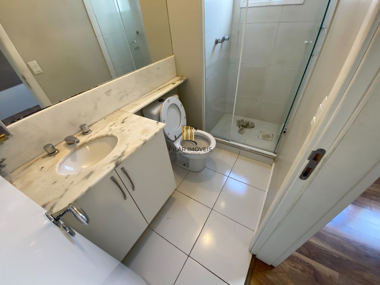 Lindo apartamento semi mobiliado, 3 quartos (1 suíte), churrasqueira e vaga.