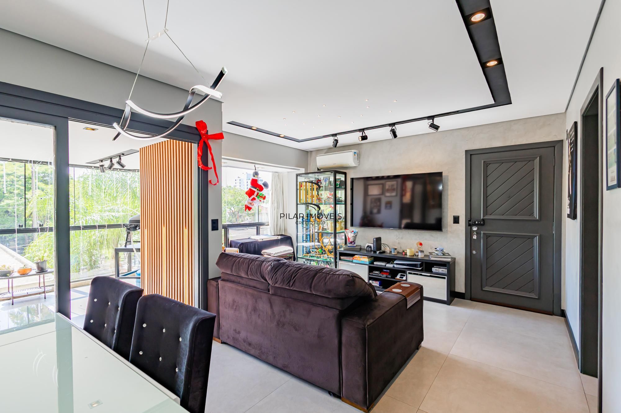 Apartamento com 92 m² no Menino Deus.