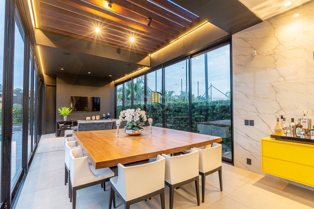 Casa Condominio para Venda - 350m², 4 dormitórios, sendo 4 suites, 4 vagas