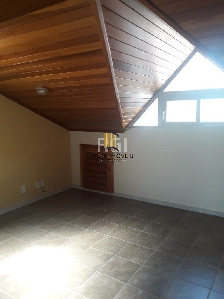 Sobrado para Venda - 245m², 4 dormitórios, sendo 1 suites, 3 vagas - Jardim Itu