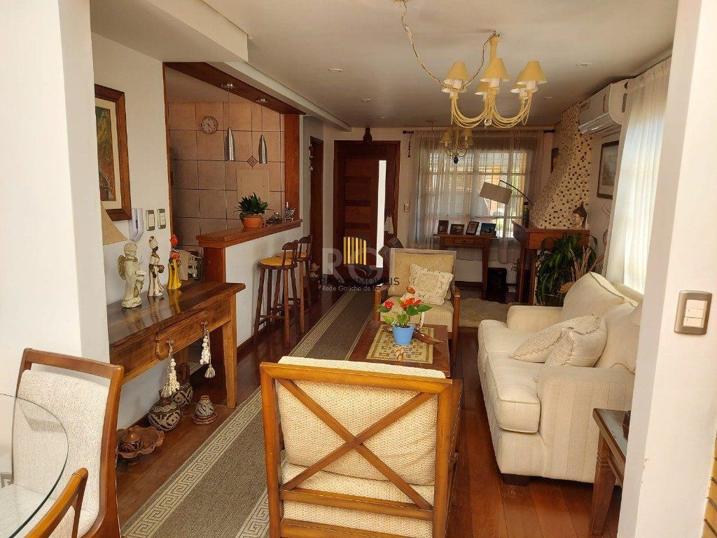 Casa Condominio para Venda - 234m², 3 dormitórios, sendo 1 suites, 2 vagas